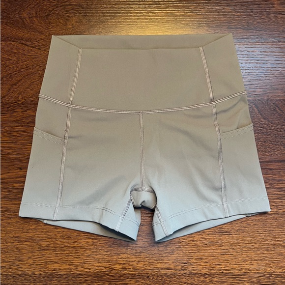 tnaSLICK tennis mid-rise 3” short - Picture 1 of 8